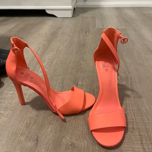 heel, in excellent condition (almost new) - Picture 1 of 2